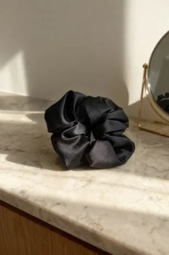 Gumka do Włosów z Jedwabiu Scrunchie Czarny