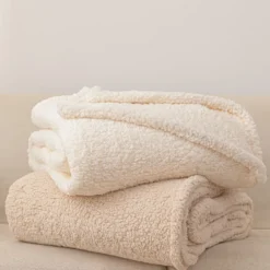 Koc z Bukli Baranek Dreamy Boucle Kremowy