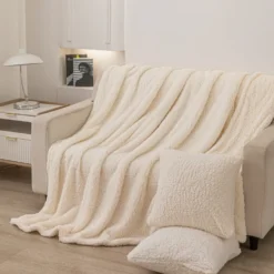 Koc z Bukli Baranek Dreamy Boucle Kremowy