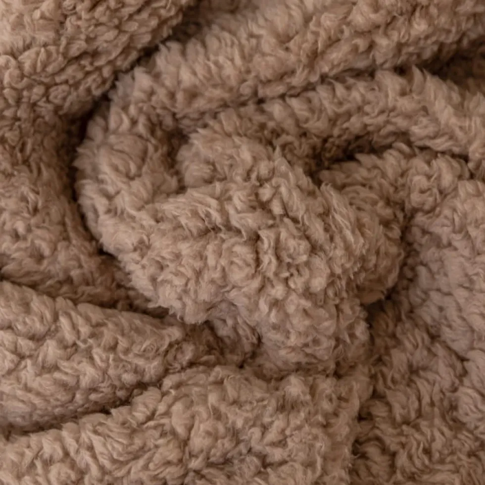 Koc z Bukli Baranek Dreamy Boucle Brązowy
