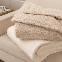 Koc z Bukli Baranek Dreamy Boucle Beżowy