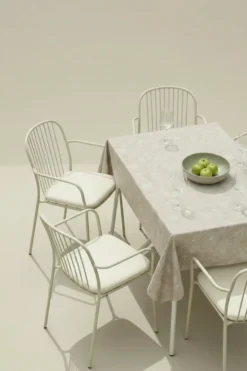 Obrus Ogrodowy Wodoodporny w Kwiaty GAIA Beige Flower Beżowy