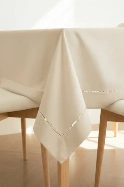 Obrus z Mereżką CLASSY Beżowy