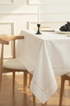 Obrus z Mereżką CLASSY Biały