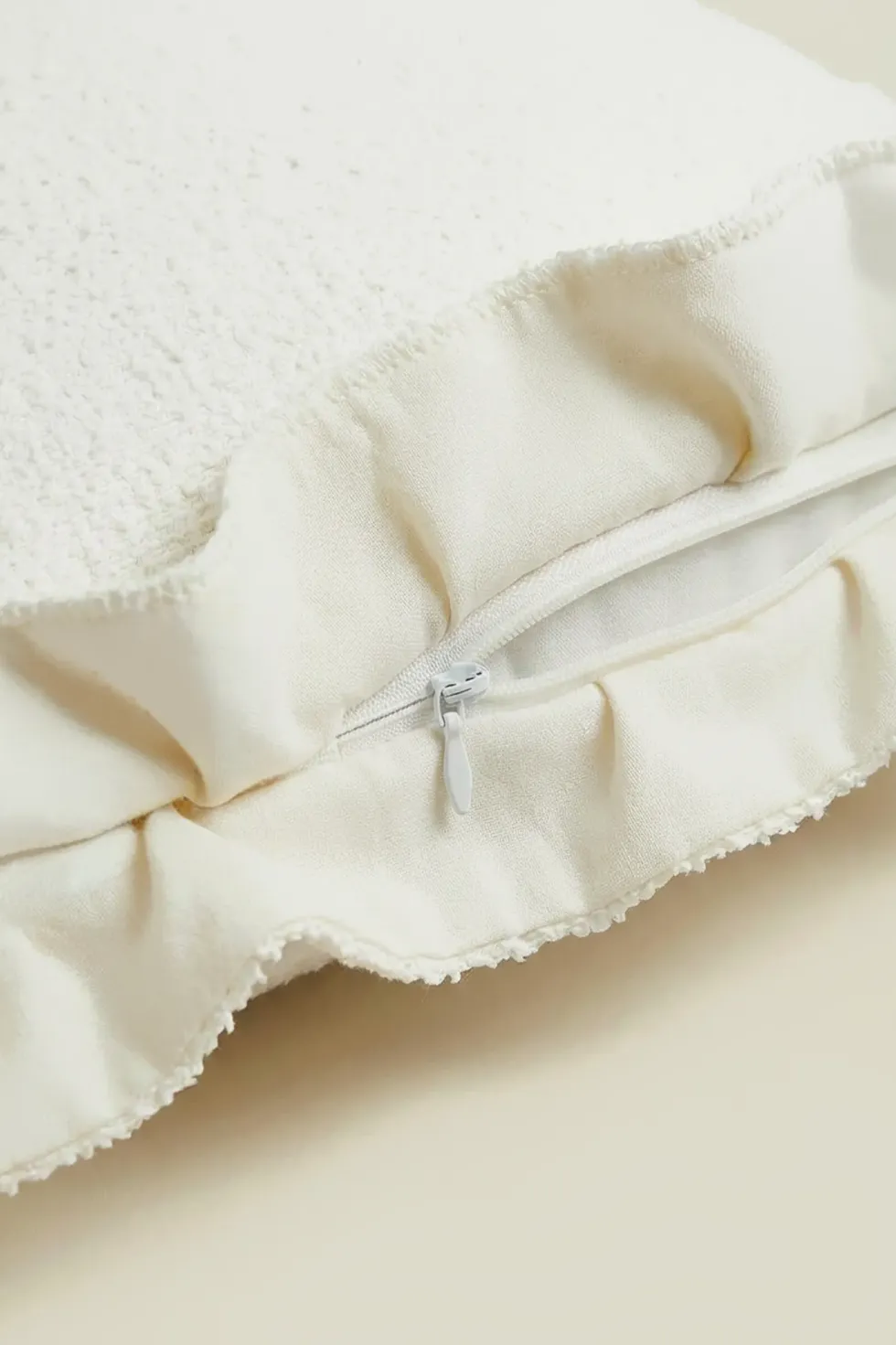 Poszewka Dreamy Boucle Kremowy