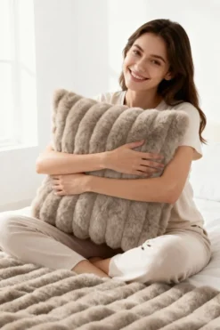 Poszewka Futrzana Bunny Taupe