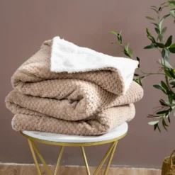 Taupe Koc Z Mikrofibry Baranek Sherpa