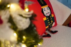 Welurowa Poszewka Świąteczna Nut Cracker Czerwony