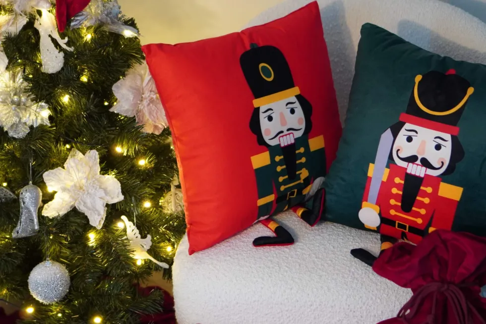 Welurowa Poszewka Świąteczna Nut Cracker Czerwony